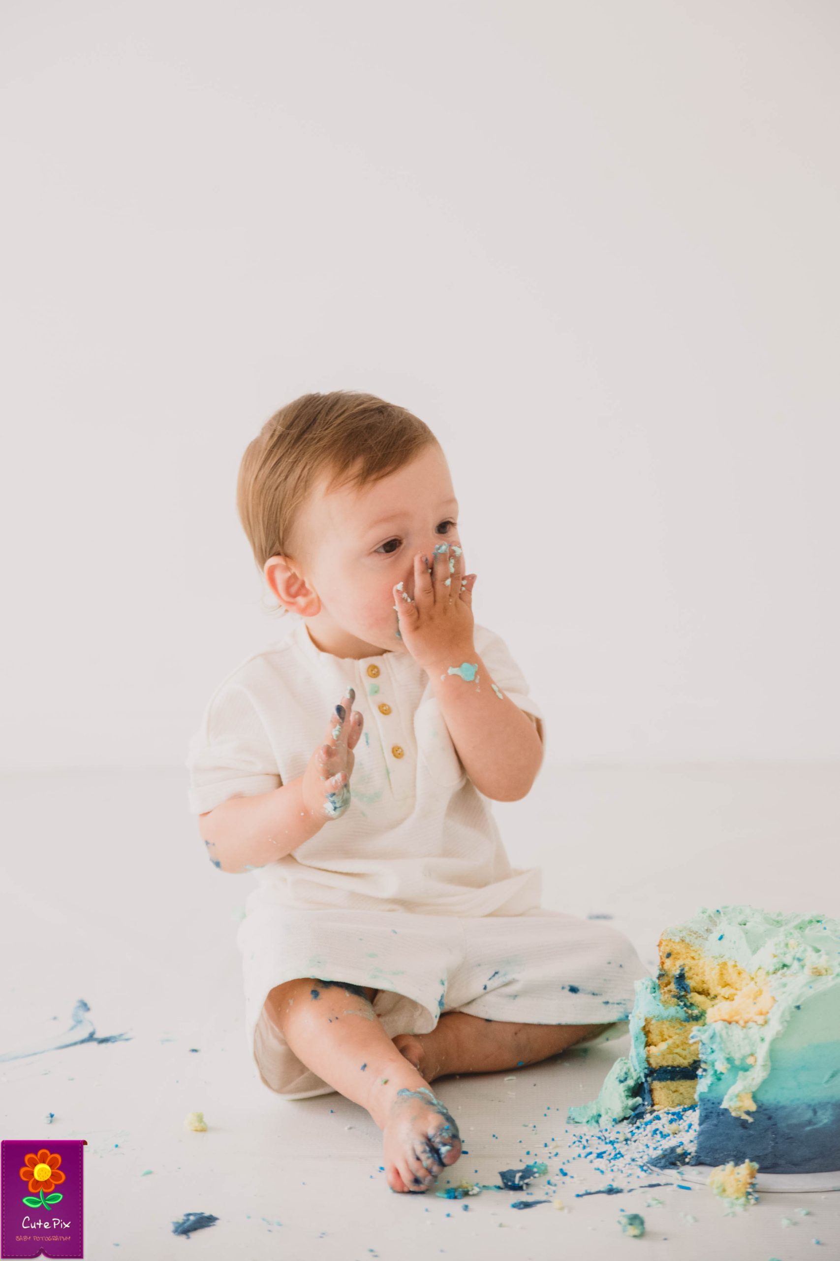 Natural First Birthday session (Studio Portriat) - Image 10