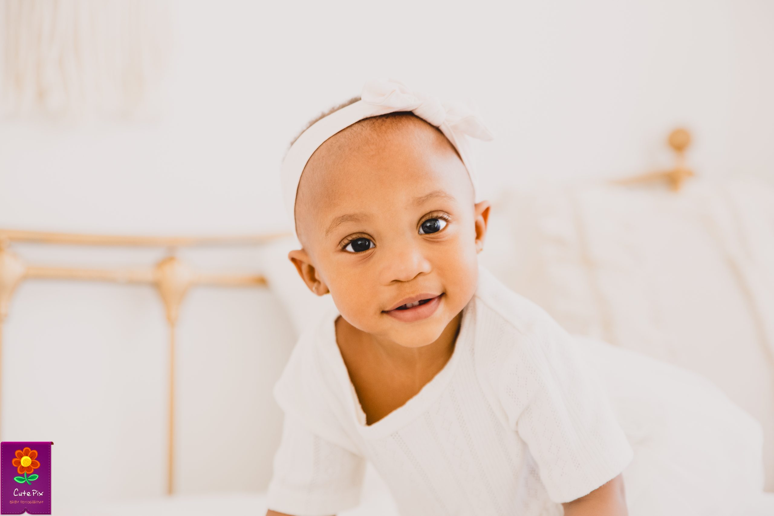 Natural First Birthday session (Studio Portriat) - Image 5